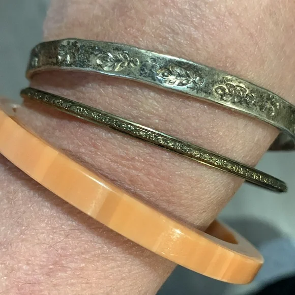 Three bracelets - Picture 2 of 6